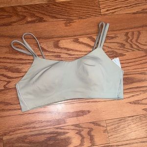 Lululemon like a cloud bra